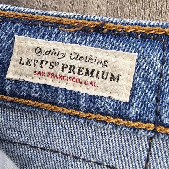 Levi's Premium Wedgie Jeans Distressed Knee‎ Size 27 - Picture 7 of 12